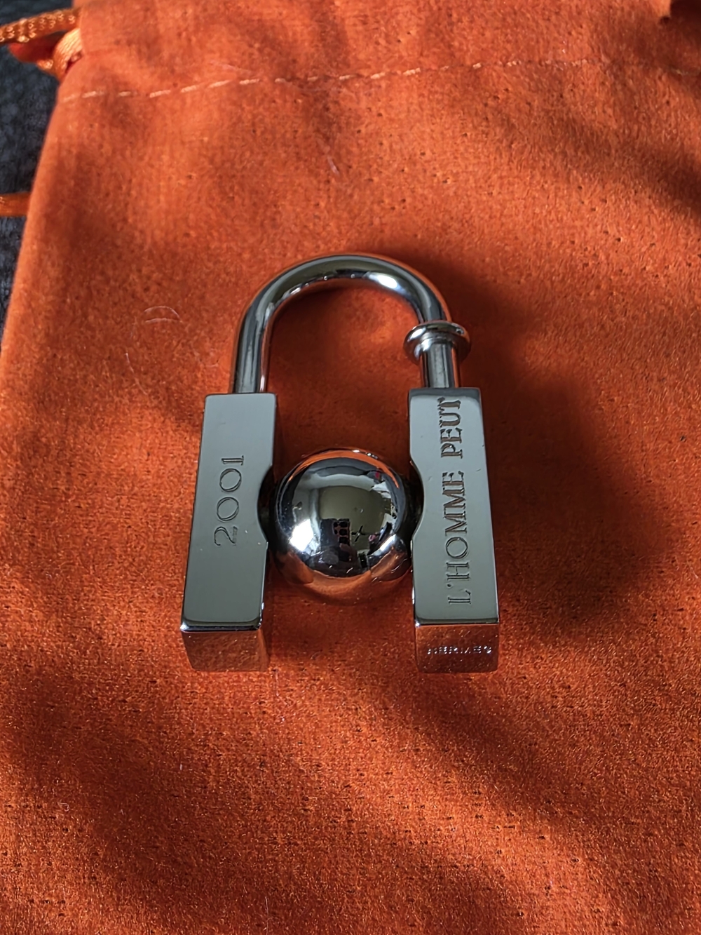 Hermes Limited Ed L'Homme Peut 2001 Silver Padlock Keychain - Unisex Accessory